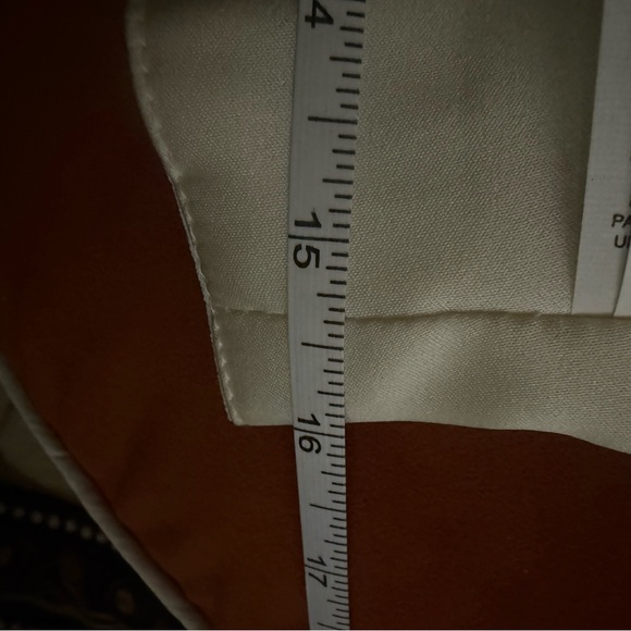 Off white, wedding gown, NEVER WORN - Picture 6 of 8